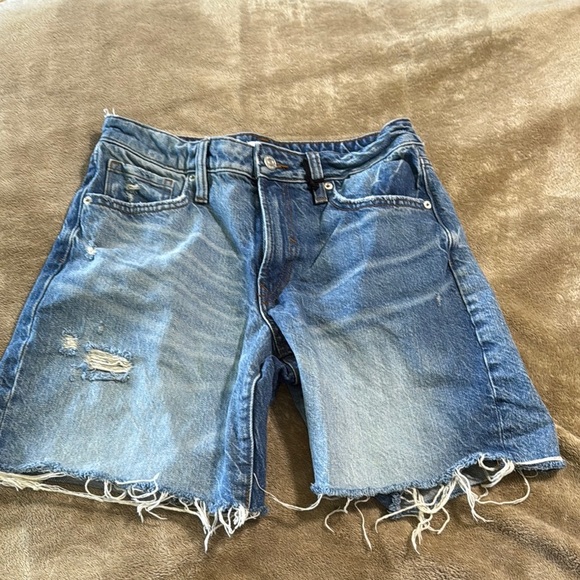Forever 21 Woman’s Light Blue Distressed Jean Shorts - Picture 1 of 9